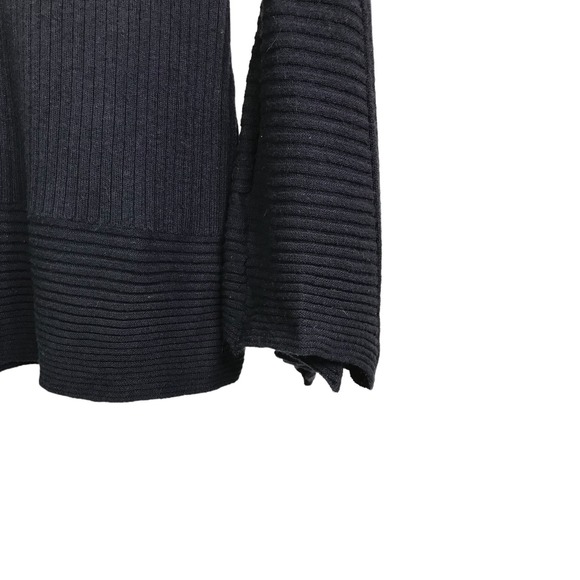 DG2 By Diane Gilman Women's Sweater Navy Blue Ribbed Flared Sleeves Turtleneck M - Picture 5 of 8